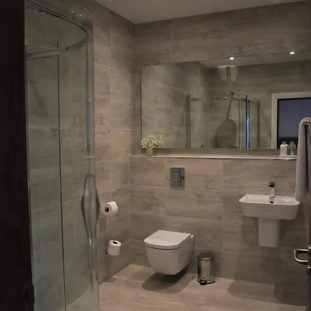 Konukevi The Birches