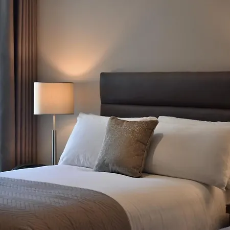 The Birches Konukevi